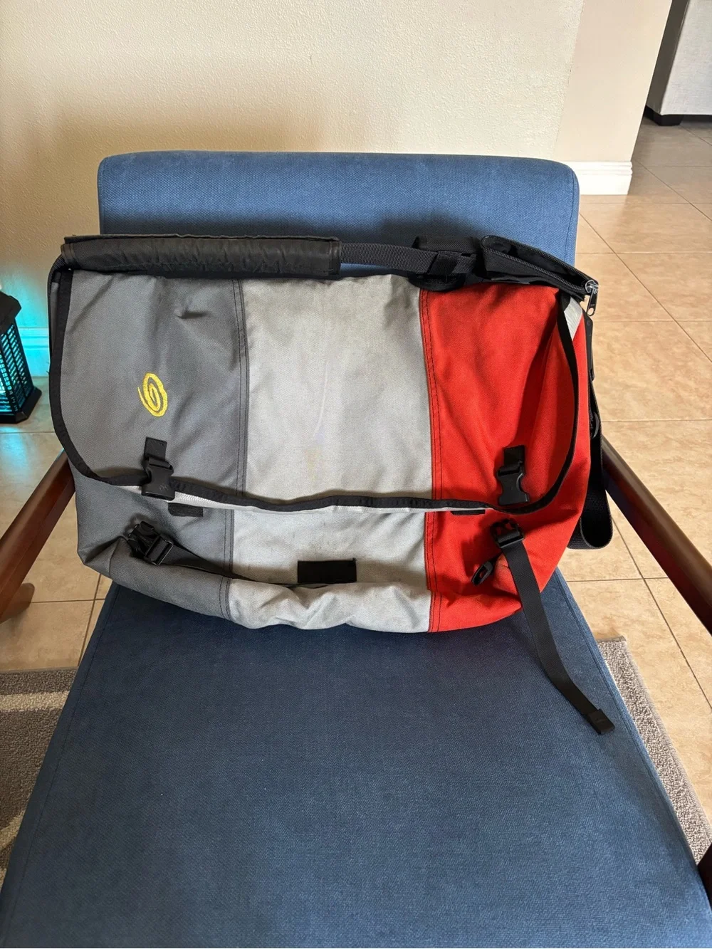 Timbuk2 Classic Messenger Bag – Orange/Gray/Black – XL Size